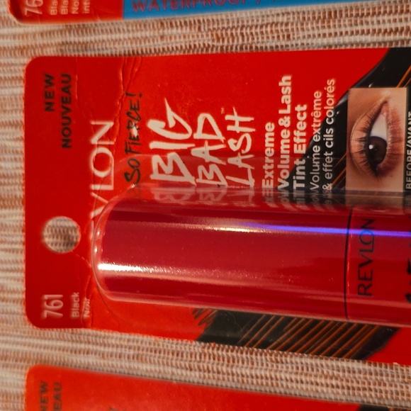 3 REVLON BRAND WOMENS BLACK & BLACKEST BLACK "SO FIRECE" MASCARAS & EYELASH CURL - Picture 3 of 11